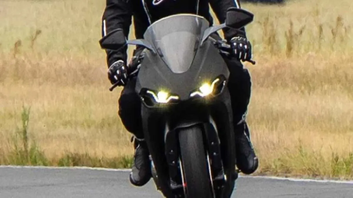 A icônica Norton retorna com uma nova V4 esportiva da TVS Motor