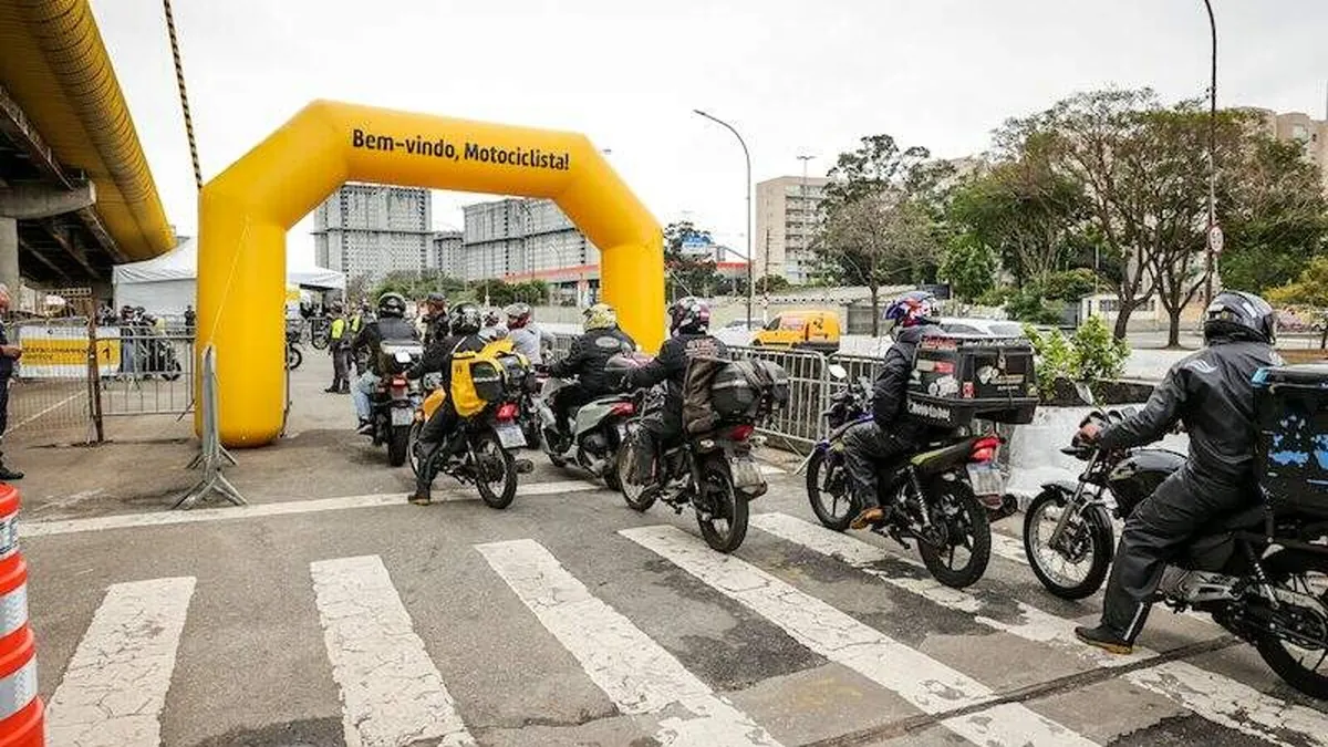 Abraciclo promove awareness entre motociclistas na Semana de Trânsito
