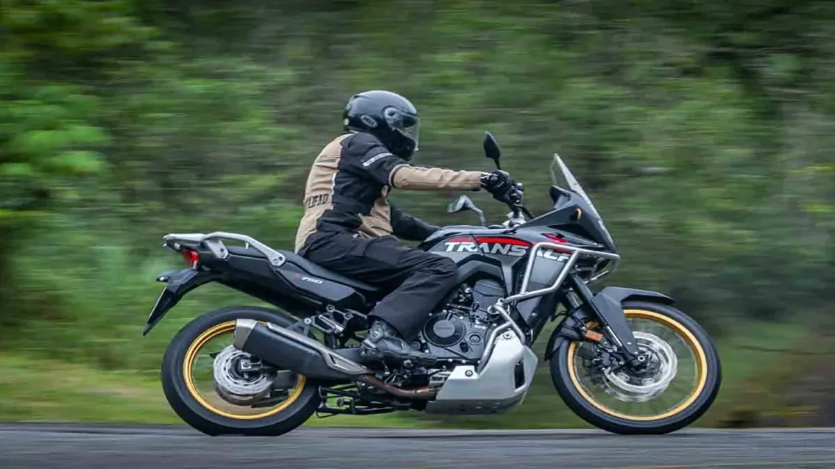 Andar de moto: fortalece o corpo ou provoca desgaste? Descubra!
