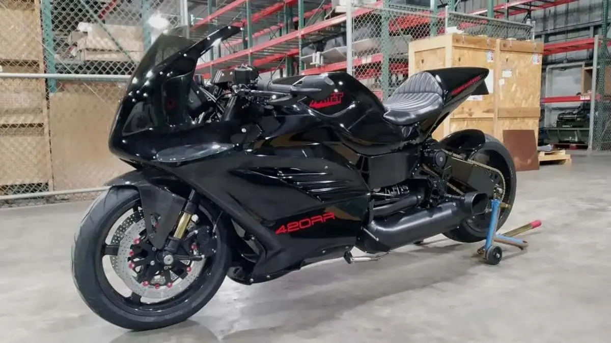 Apresentamos a MTT 420RR: a supermoto com turbina a jato mais poderosa.