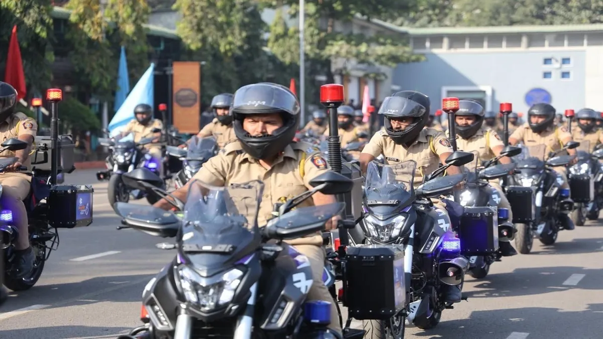 Bajaj Dominar 400 intensifica a equipe policial indiana