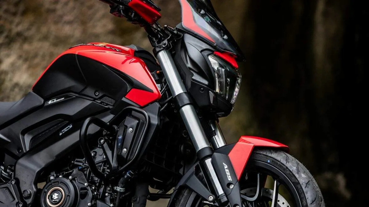 Bajaj Dominar 400 lança nova cor no Brasil