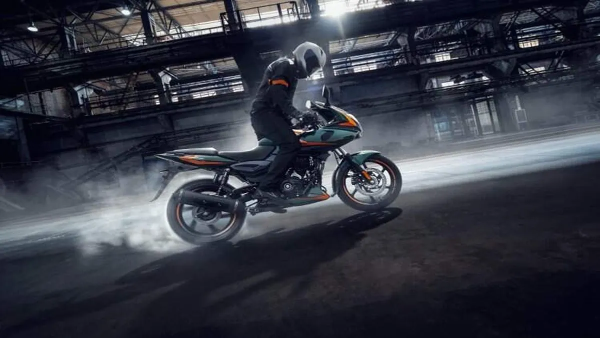 Bajaj Pulsar 220F 2026: conheça as novidades da nova linha