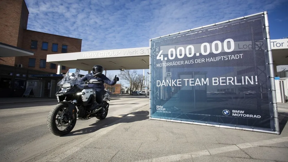 BMW Motorrad comemora a produção de 4 milhões de motos em Berlim.