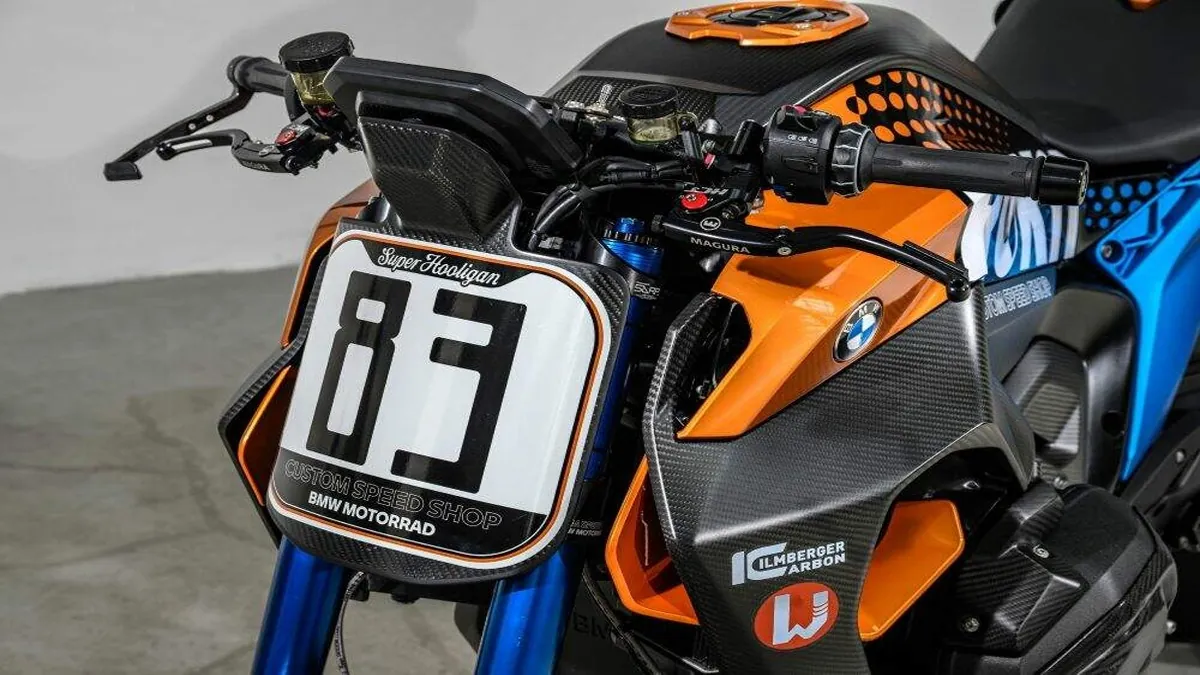 BMW revela R 1300 R Superhooligan, inspirada na clássica R 90 S