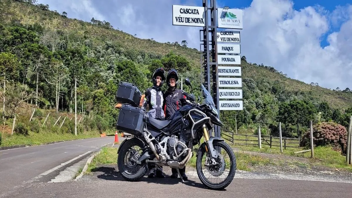 Celebração de 15 anos de casados com a Triumph Tiger 1200 BE