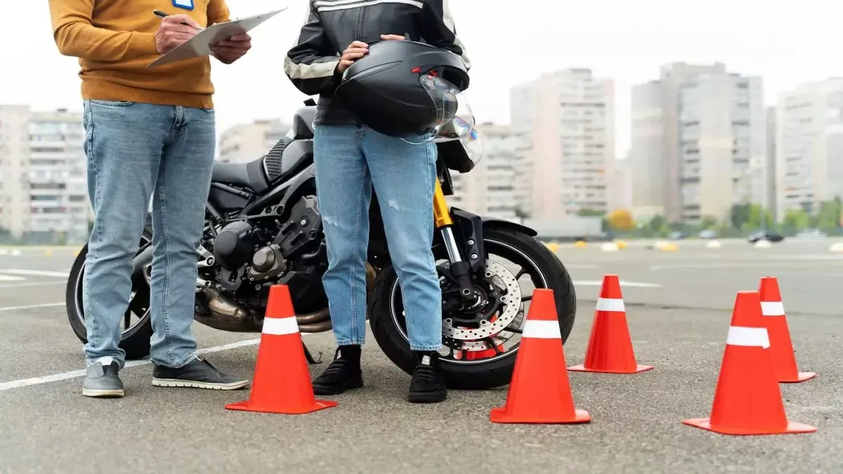 CNH de moto fica até 80% mais acessível com nova proposta; saiba mais