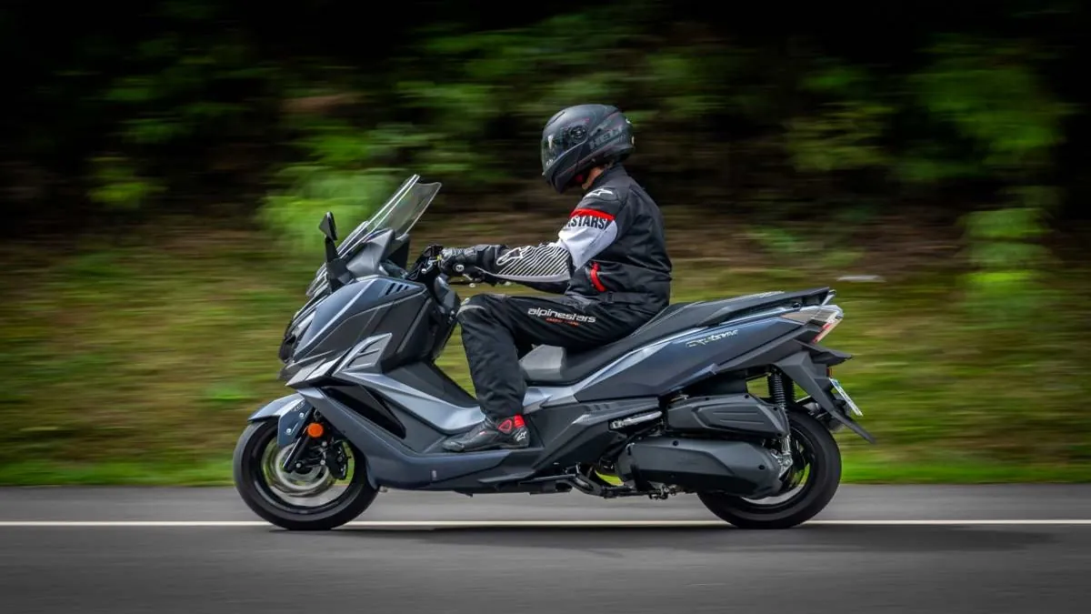 Dafra Cruisym 300 2025 aprimora conforto e tecnologia na categoria