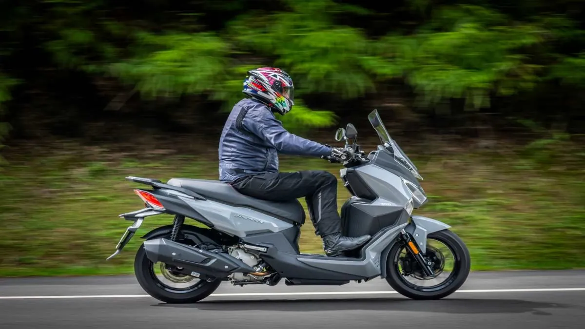 Dafra Joyride 300: praticidade e inovação para cidade e estrada