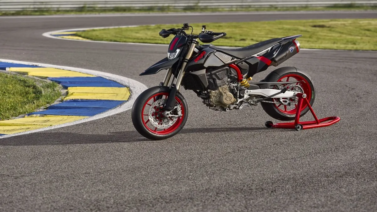 Ducati Hypermotard 698 Mono Nera lança visual todo negro e tech completo