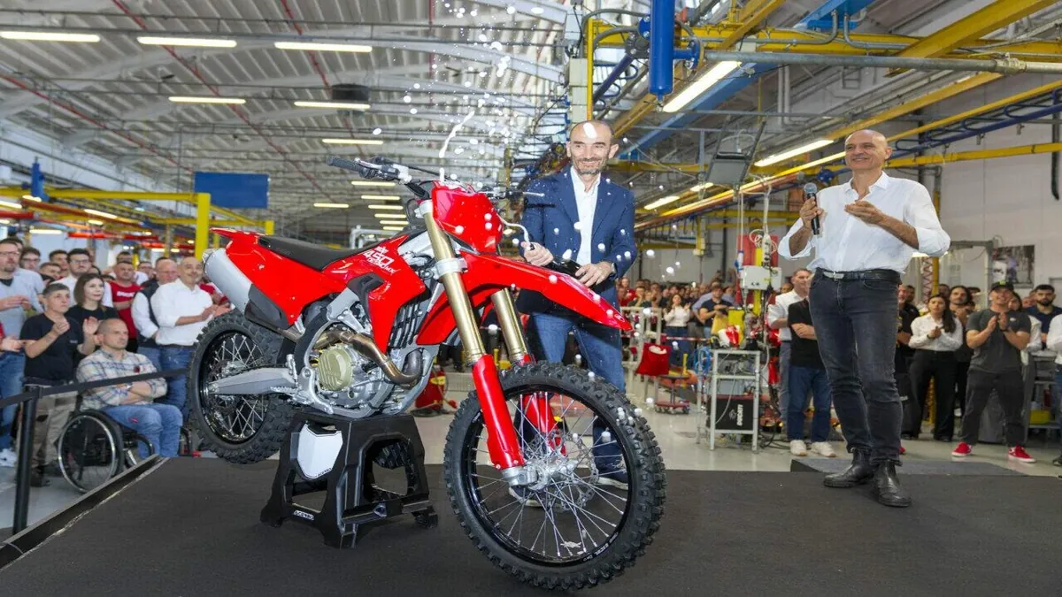 Ducati inicia produção da Desmo450 MX, sua primeira motocross