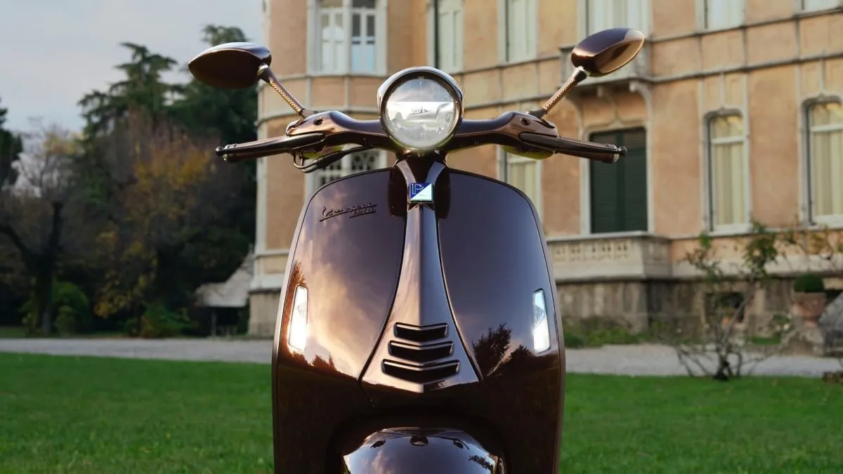 Exclusiva Vespa 946 Horse chega ao Brasil; confira preço e informações