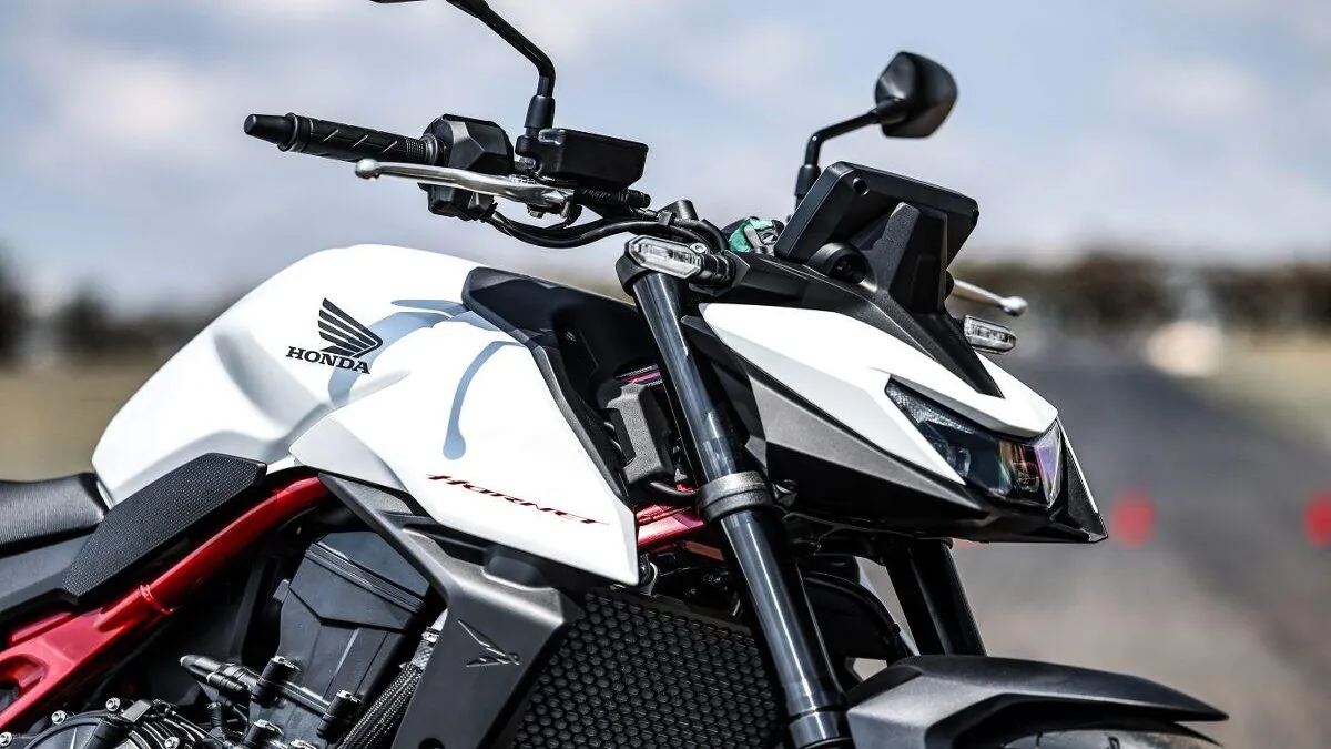 Honda CB750 Hornet chega ao Brasil e agita o segmento naked