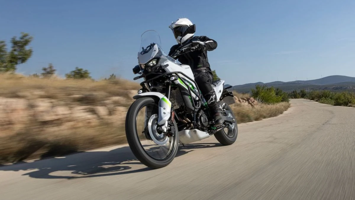 Kawasaki lança KLE500 com embreagem automática