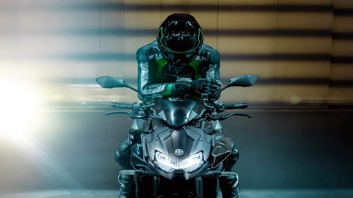 Kawasaki Z H2 2026 apresenta inovações e selo River Mark exclusivo