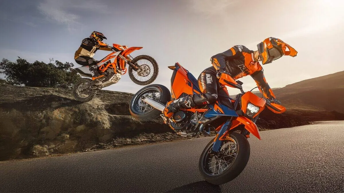 KTM divulga novidades para a 690 Enduro R e 690 SMC R 2026