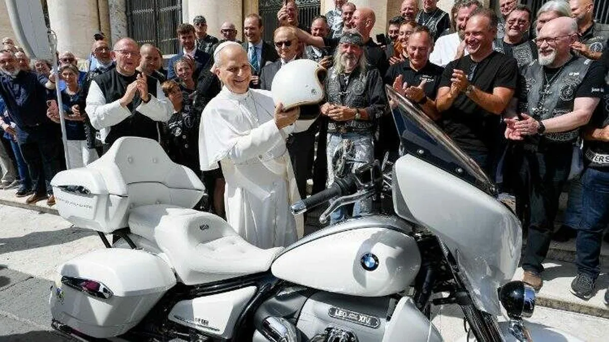 Papa Leão XIV é presenteado com BMW R 18 personalizada à venda