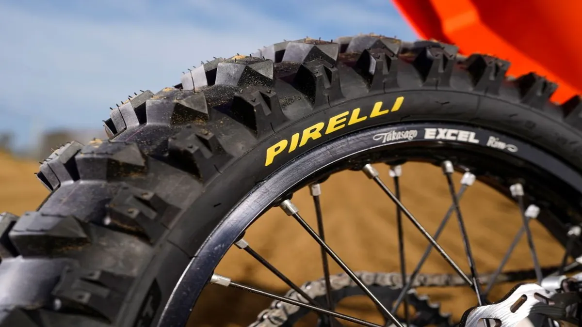 Pirelli lança o pneu Scorpion MX32 Mid Soft para motocross