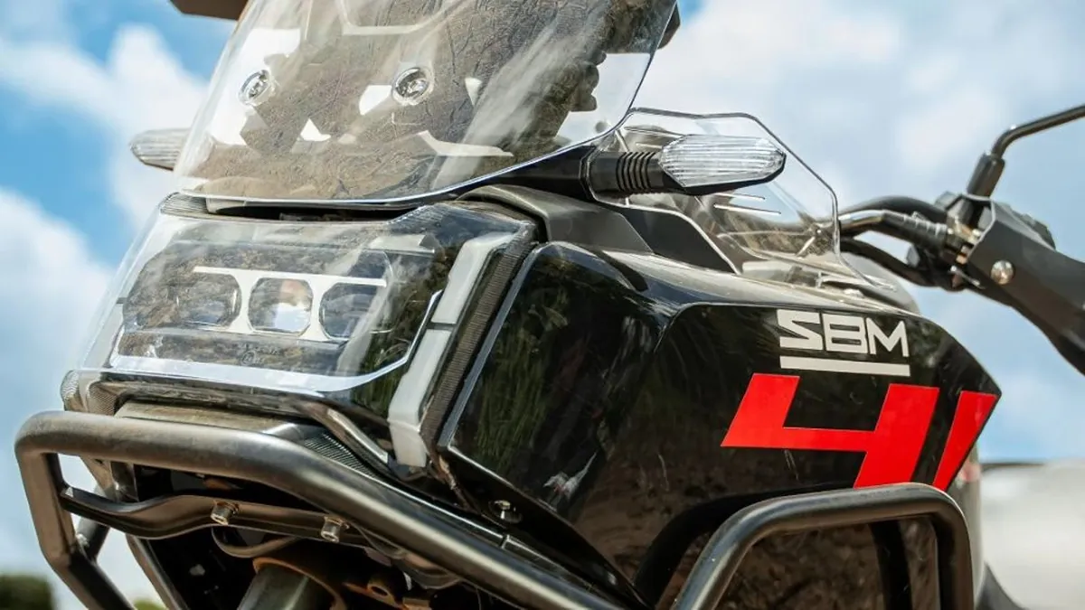 Shineray apresenta oficialmente a SBM 400SS no Brasil: preço e fotos