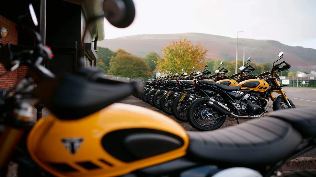 Triumph lança Scrambler 400 XC a R$ 37.990 no Brasil