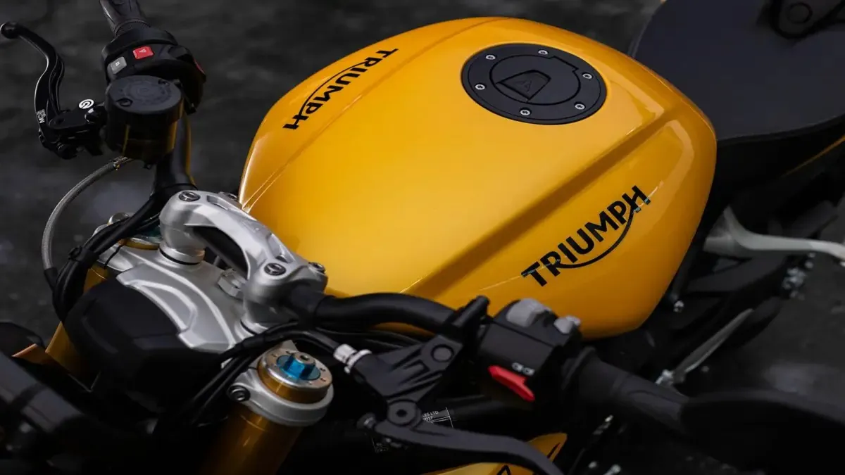 Triumph Speed Triple 1200 RX: roadster potente voltará em maio