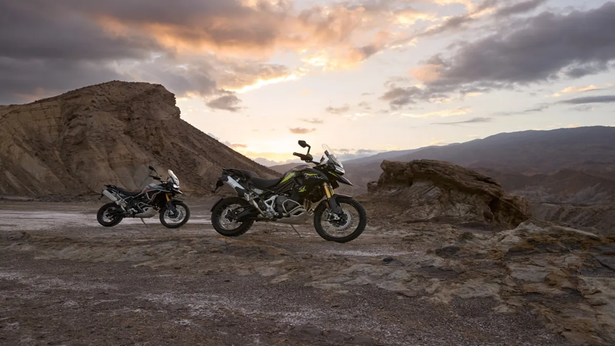 Triumph Tiger 1200 Alpine e Desert Edition desembarcam no Brasil em breve